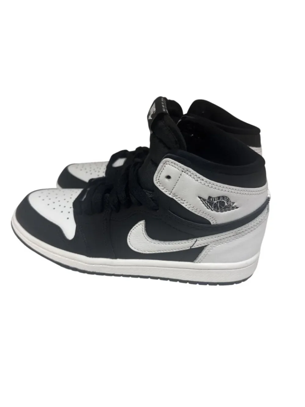 Nike Big Kids Air Jordan 1 Retro High OG Shoes Black/White  Size 2.5Y